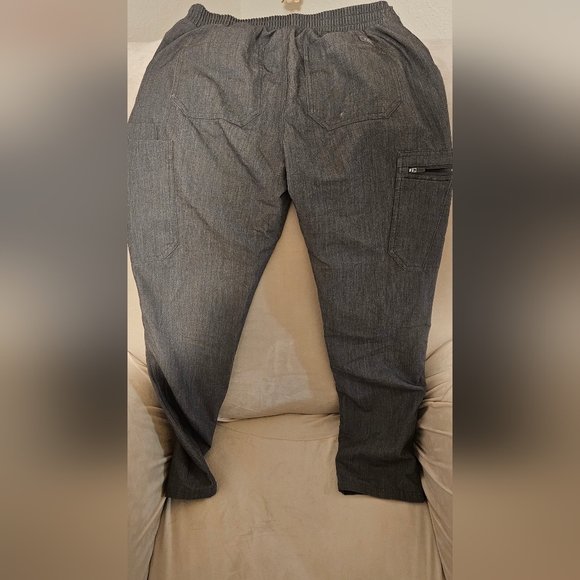 Light Grey Figs Scrubs - Picture 4 of 4